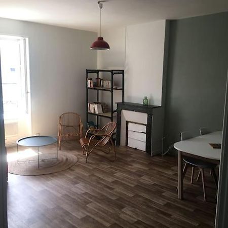 Appartement Avec Parking Proche Cathedrale Bourges Buitenkant foto