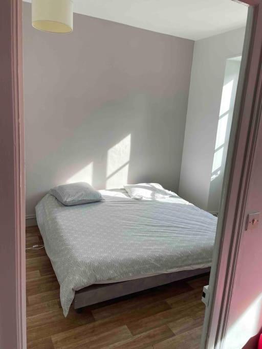 Appartement Avec Parking Proche Cathedrale Bourges Buitenkant foto