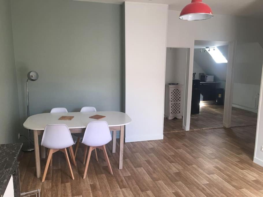 Appartement Avec Parking Proche Cathedrale Bourges Buitenkant foto